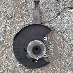 2017 Infiniti q60 coupe LH Side Spindle