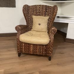 Rattan Chair Whit Pillow And Cushion 