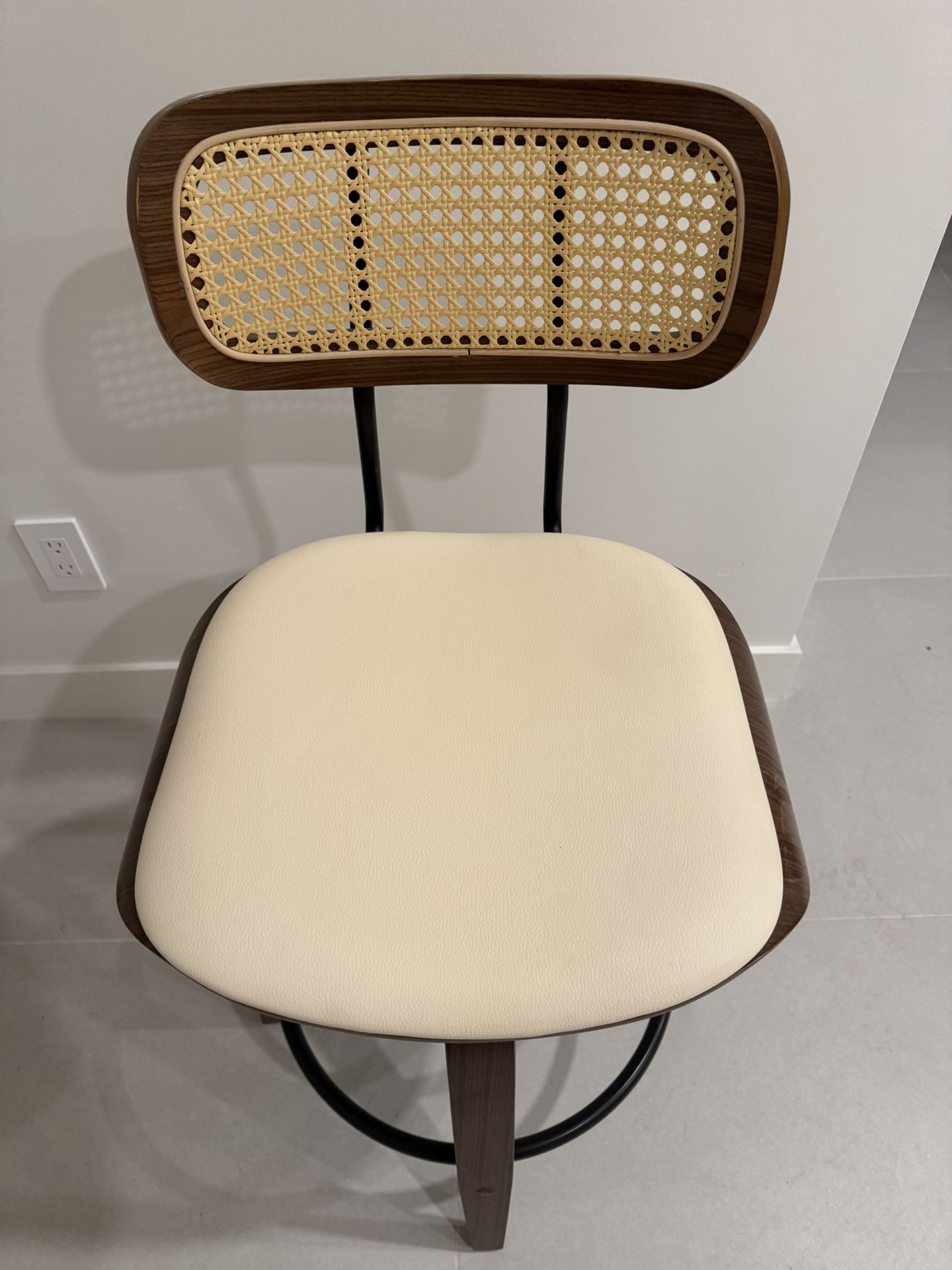 Rattan Bar Stools Set of 2, Swivel Counter Height Bar Stools