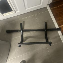 Pull Up Bar 