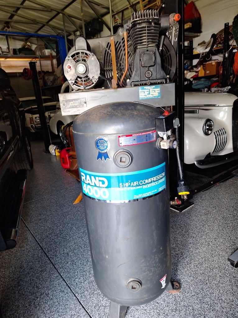 5hp Air Compressor Complete With Hose