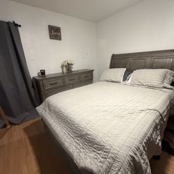 Queen Bed