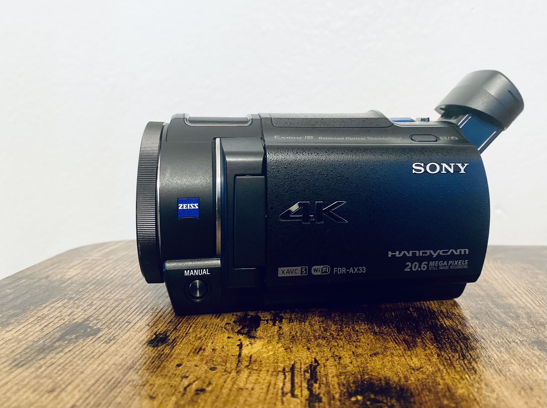 Sony FDR-AX33 4K Ultra HD Handycam
