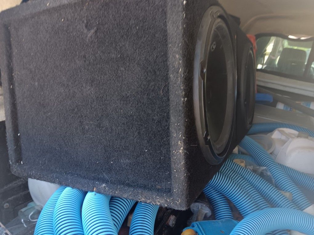 JL AUDIO 12'S 12W3v3 IN BOX $ 150..12W3 V3