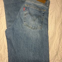 Women Levi’s Jeans