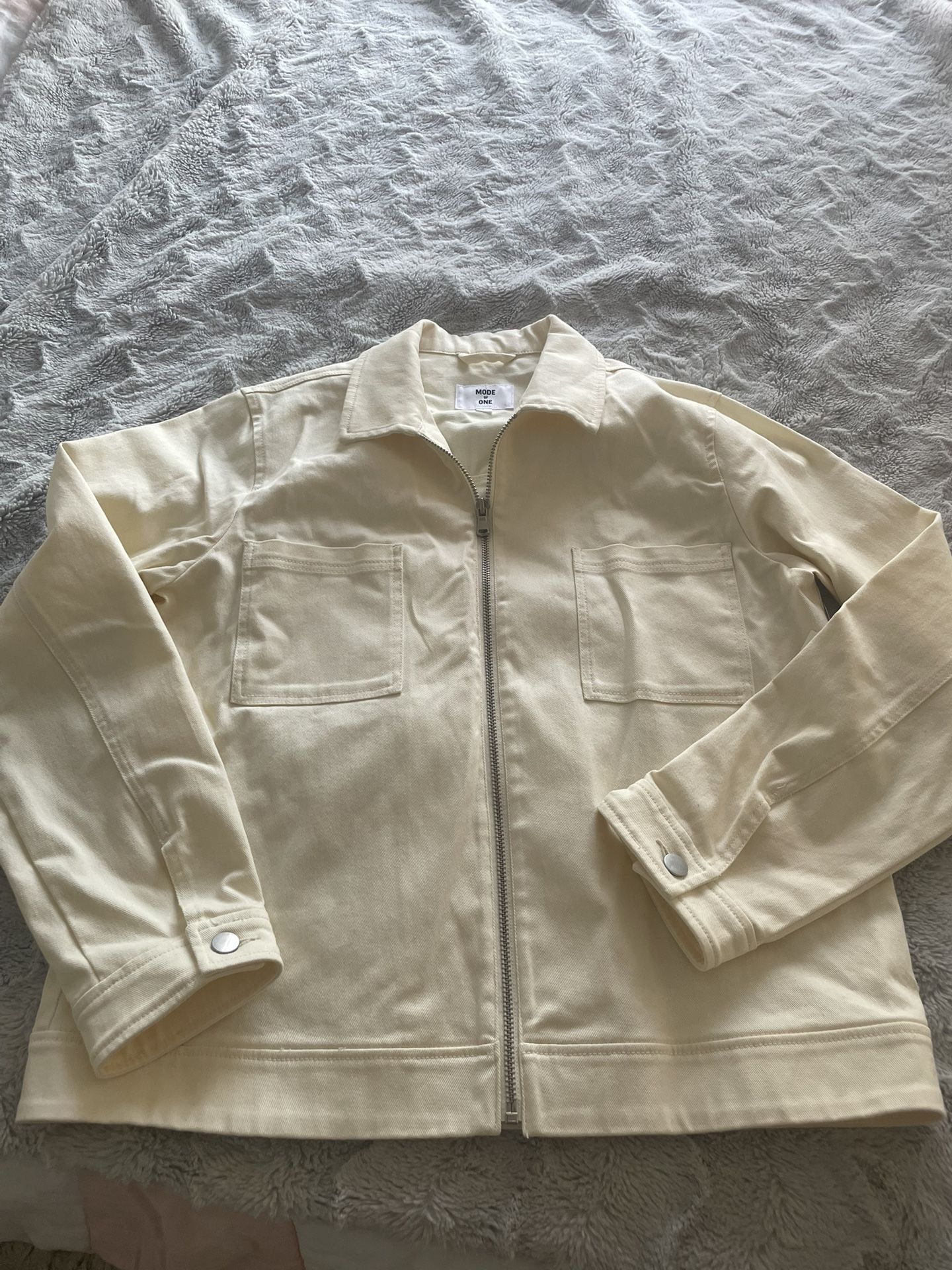 Brand New Jacket Size Large For Men 