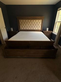 King-Size Bedroom Set with Storage Bed & 2 Nightstands – Mattress Not Included