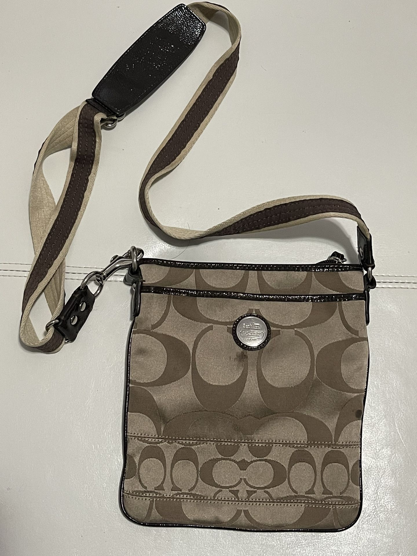 Coach sling hotsell bag sale