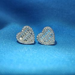 Moissanite 0.74 ctw Heart Earrings 