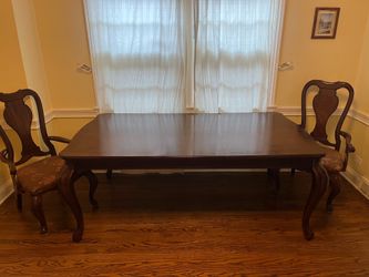 Dining room table