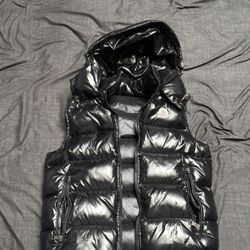Moncler vest black asking 240