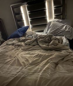 Beautiful Glam Bedroom Set w/ Lighting