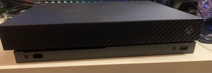 Xbox One X Bundle (Excellent Condition) + 3 Games & Controller