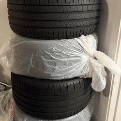Like-New Pirelli P Zero PZ4 Tires