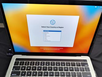 Intel i7 13" Macbook Pro 2017, (local pickup) (Physical cash only)