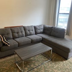 $100 Perfect Condition Large Sectional Couch!