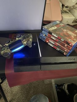 PlayStation 4 W/ Games+controller