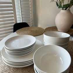 Dinnerware Set 