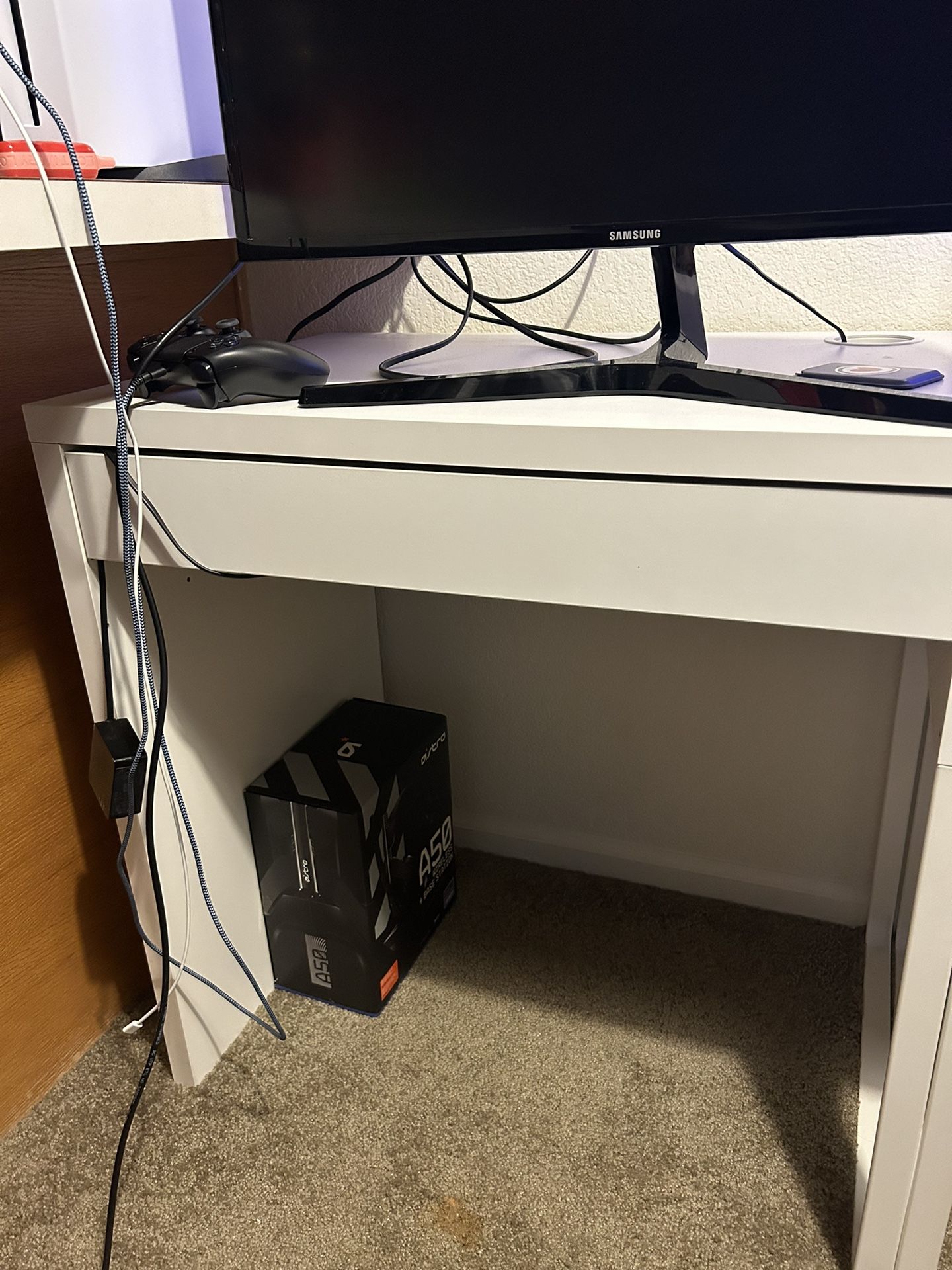 IKEA Desk Micke