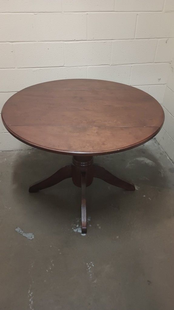 Wooden Dining Table Very Good Condition