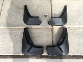 Ford Fiesta SE sedan mudguards