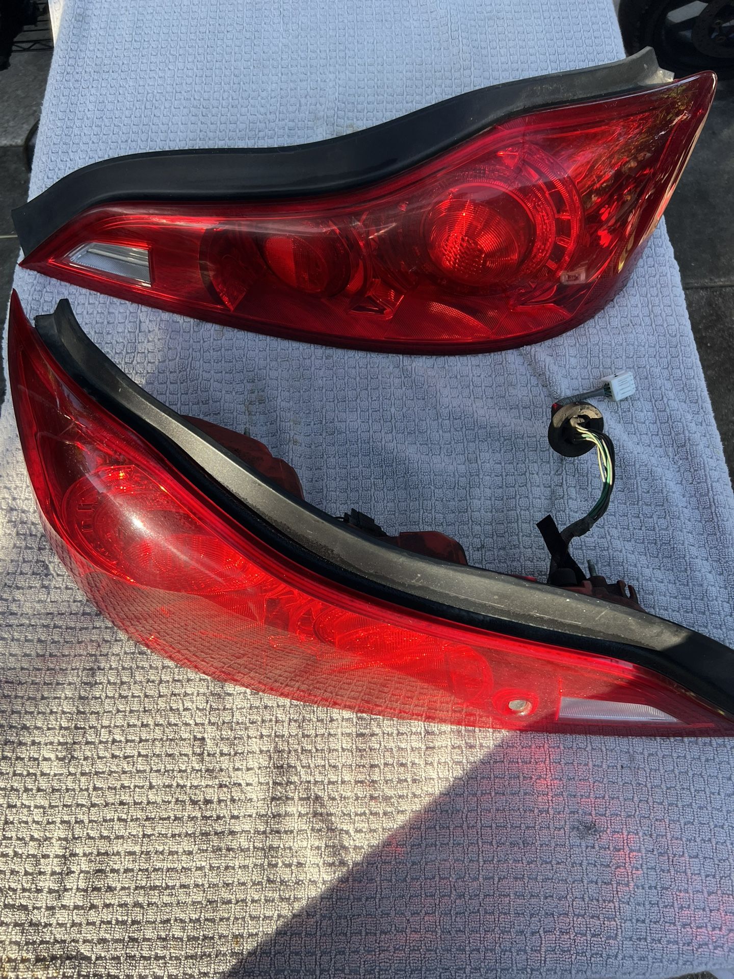2008-2013 Infiniti G37 Convertible Taillights Oem