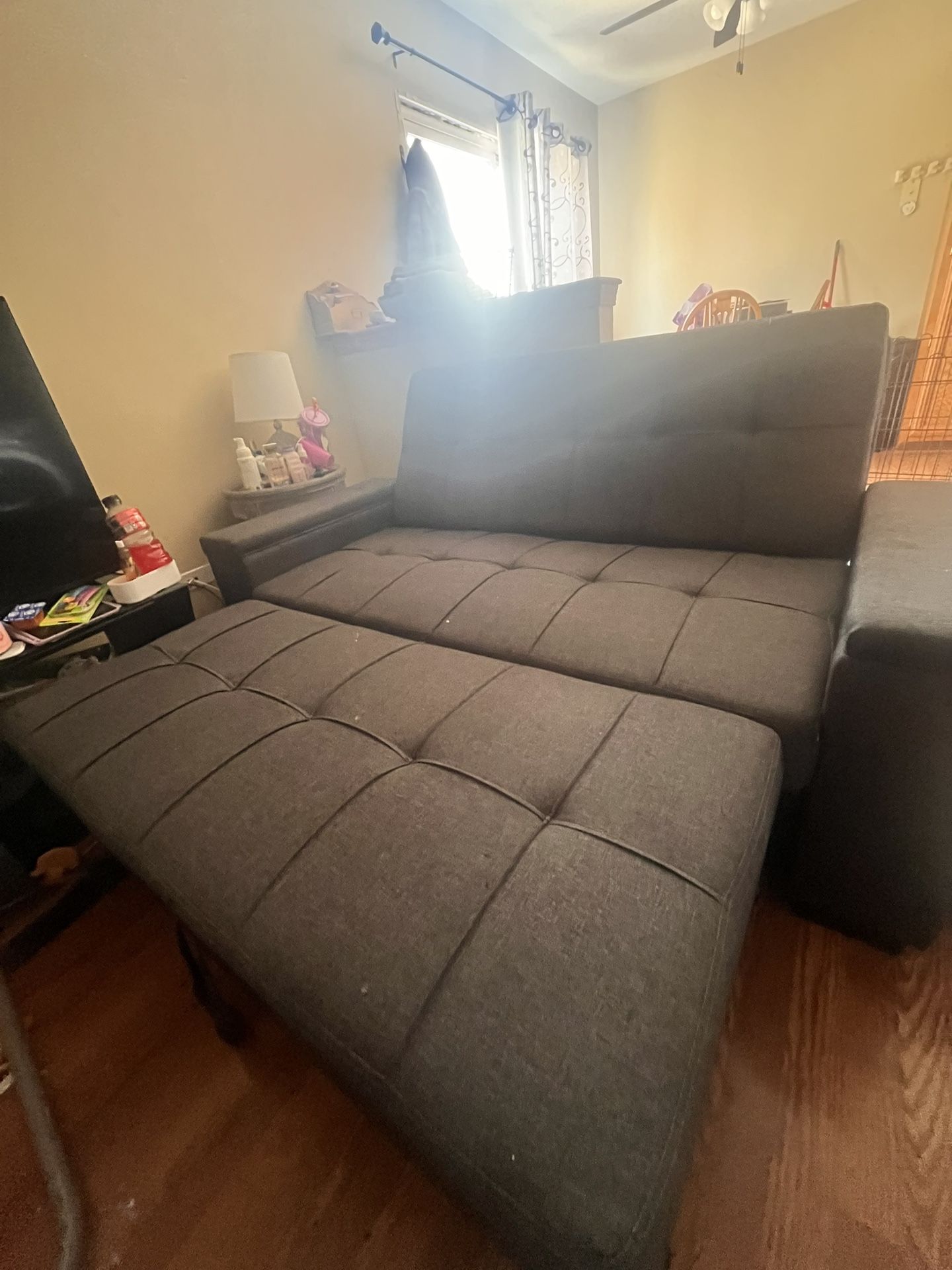 futon. 