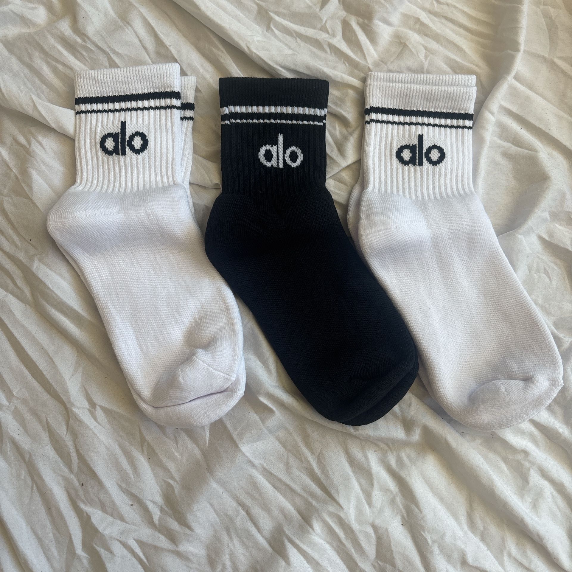 3 Pack Alo Yoga Unisex Throwback Half Crew Socks Brand New