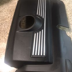 Volkswagen Touareg Engine Cover