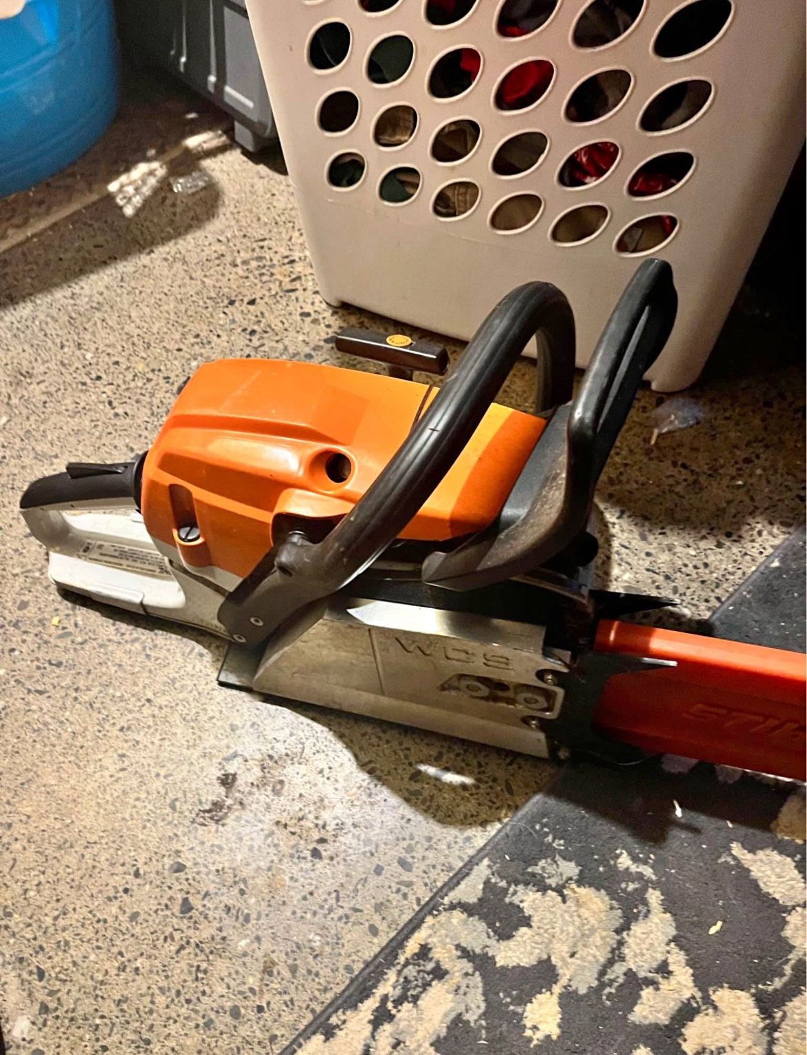 Stihl 015av Top handle chainsaw starts easy and Work Great