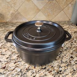 Staub Dutch Oven 4qt