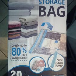 Vacuum Storage Bags With Pump. 