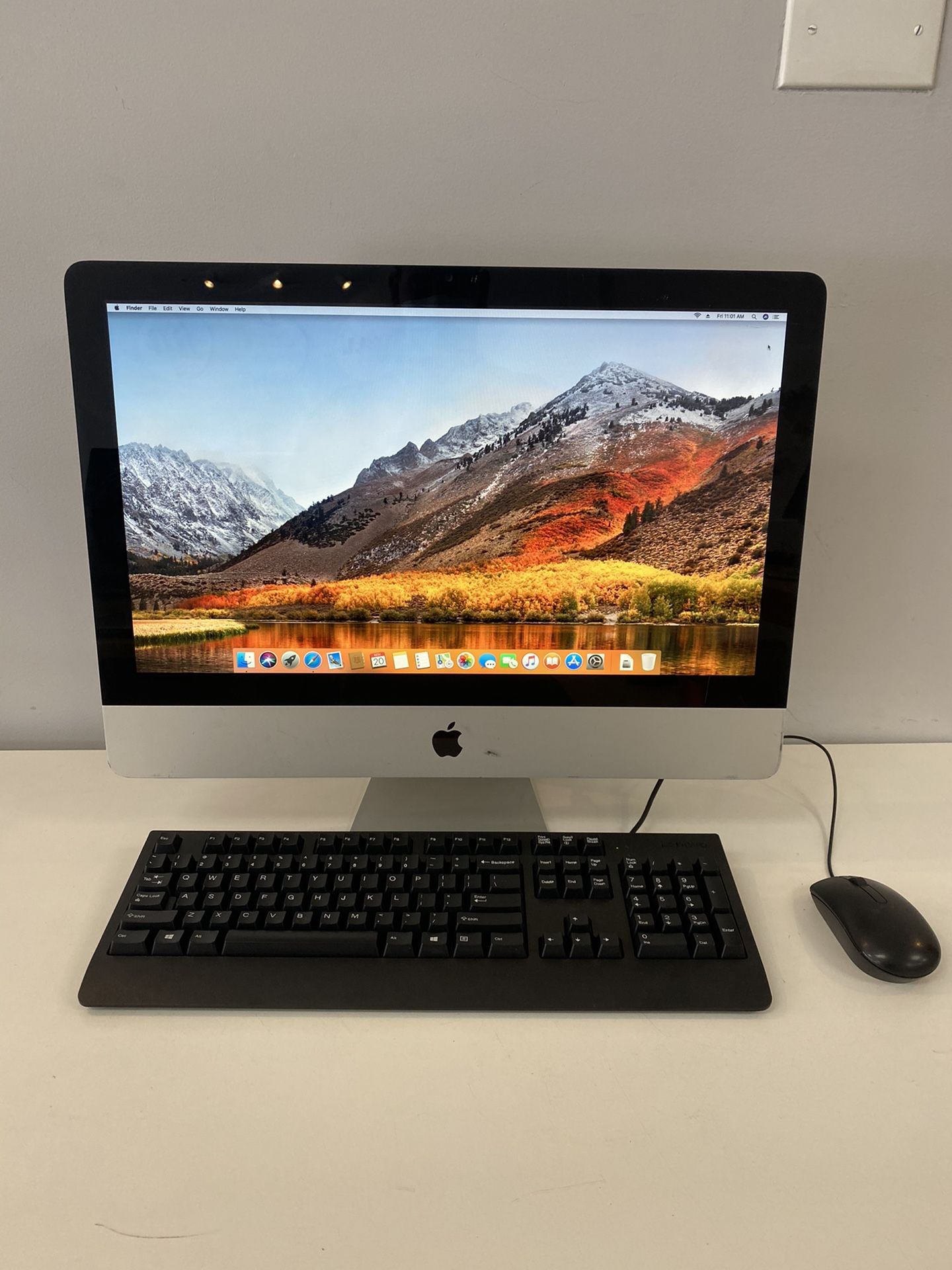 Apple iMac 21.5 inch Desktop