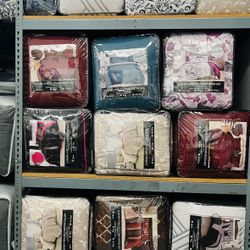 Comforter  With  Sheets 