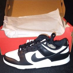 New Never Worn  $65 Nike Shoes  Size 11 Mens   9 Ladies