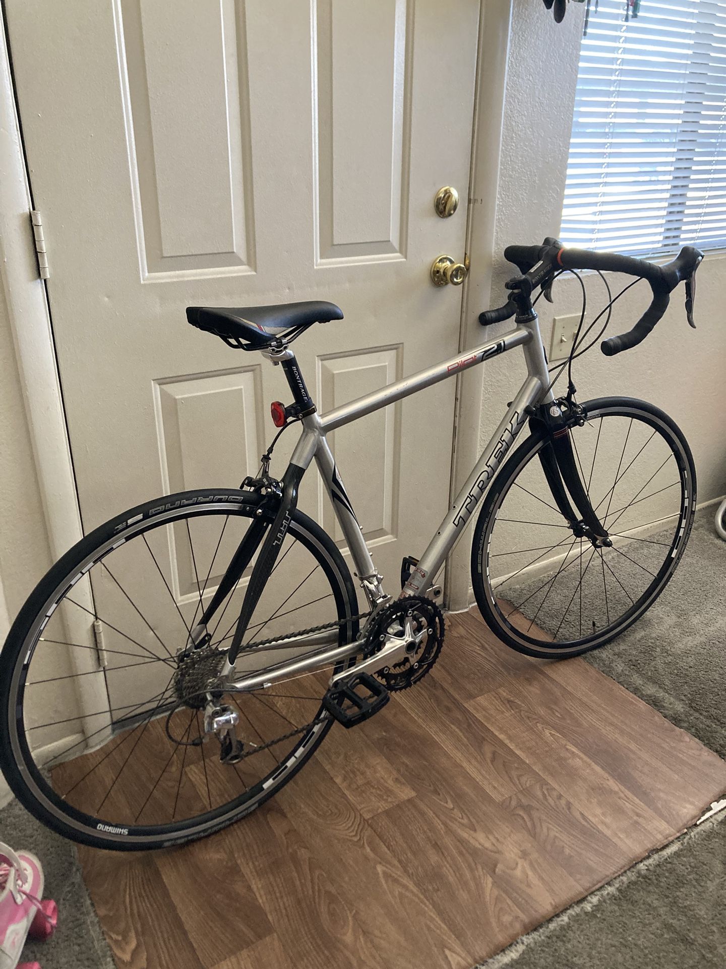 Trek 2.1 Pilot Bike