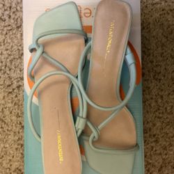 Bare Traps Size 11 