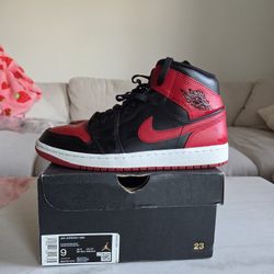 Jordan 1- Black Red Mid