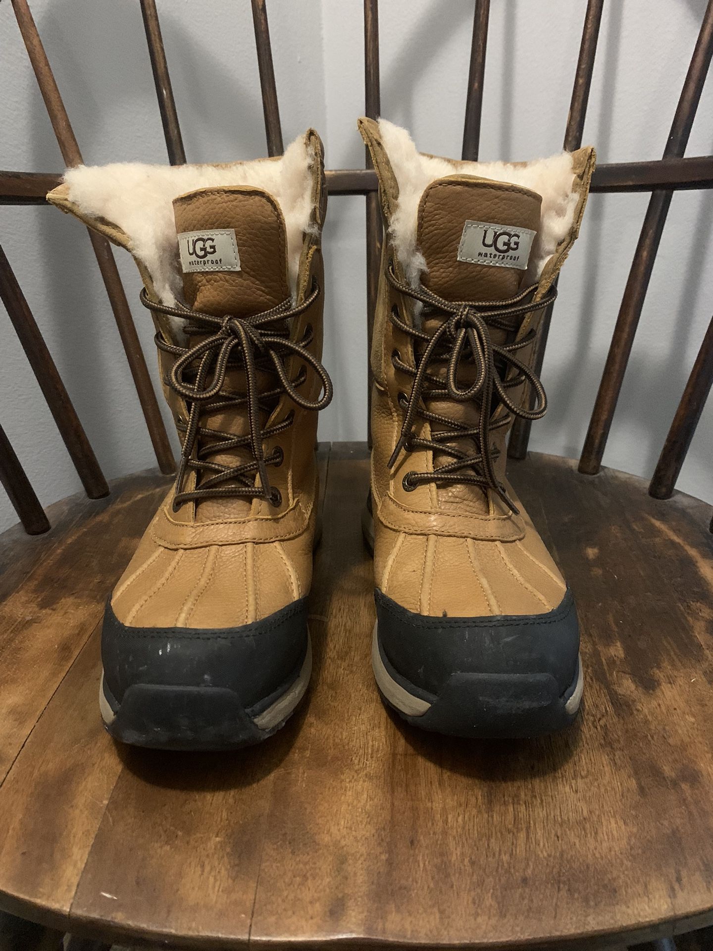 UGG Snow boots - 180 OBO