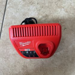 Milwaukee M12 Charger