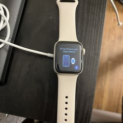 Apple Watch SE (GPS + Cellular) (2nd Generation)