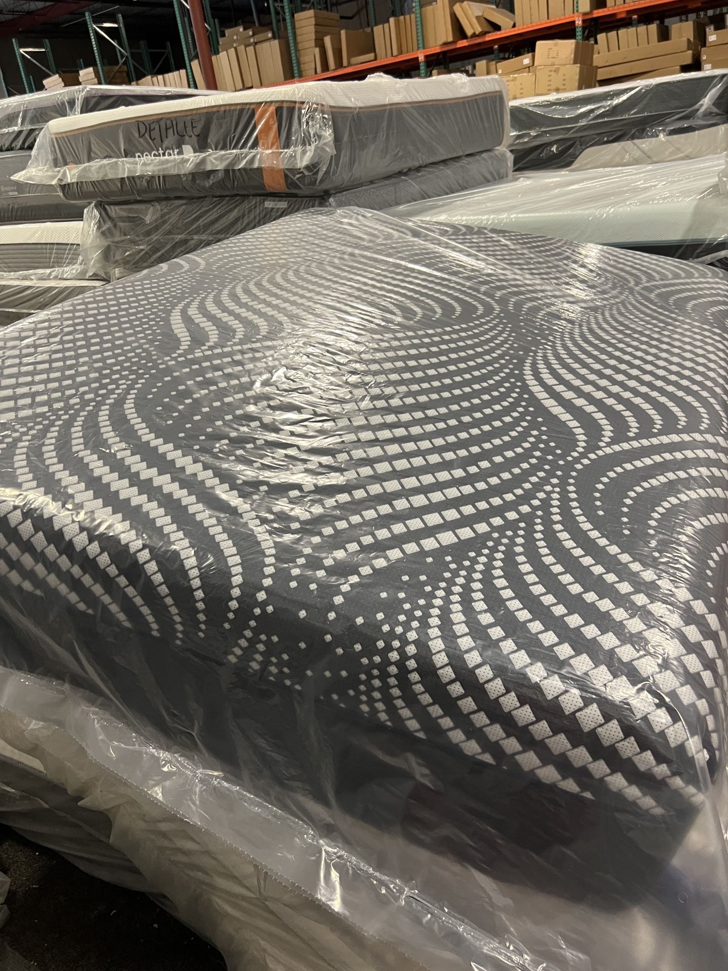 King Mattress Sealy Posturepedic Plus Hybrid High Point 14