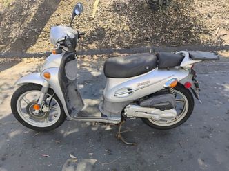 2005 Kymco People 50 Scooter
