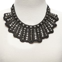 Like NEW: Banana Republic - statement necklace