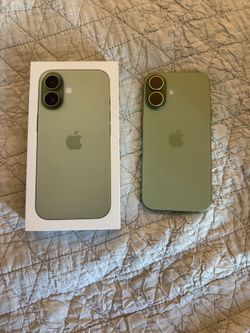 Apple iPhone 17 - Barely Used & Unlocked