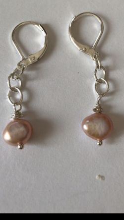 Fresh water pearls earrings