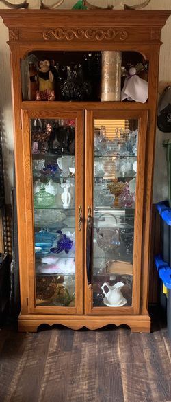 Beautiful Curio Cabinet 