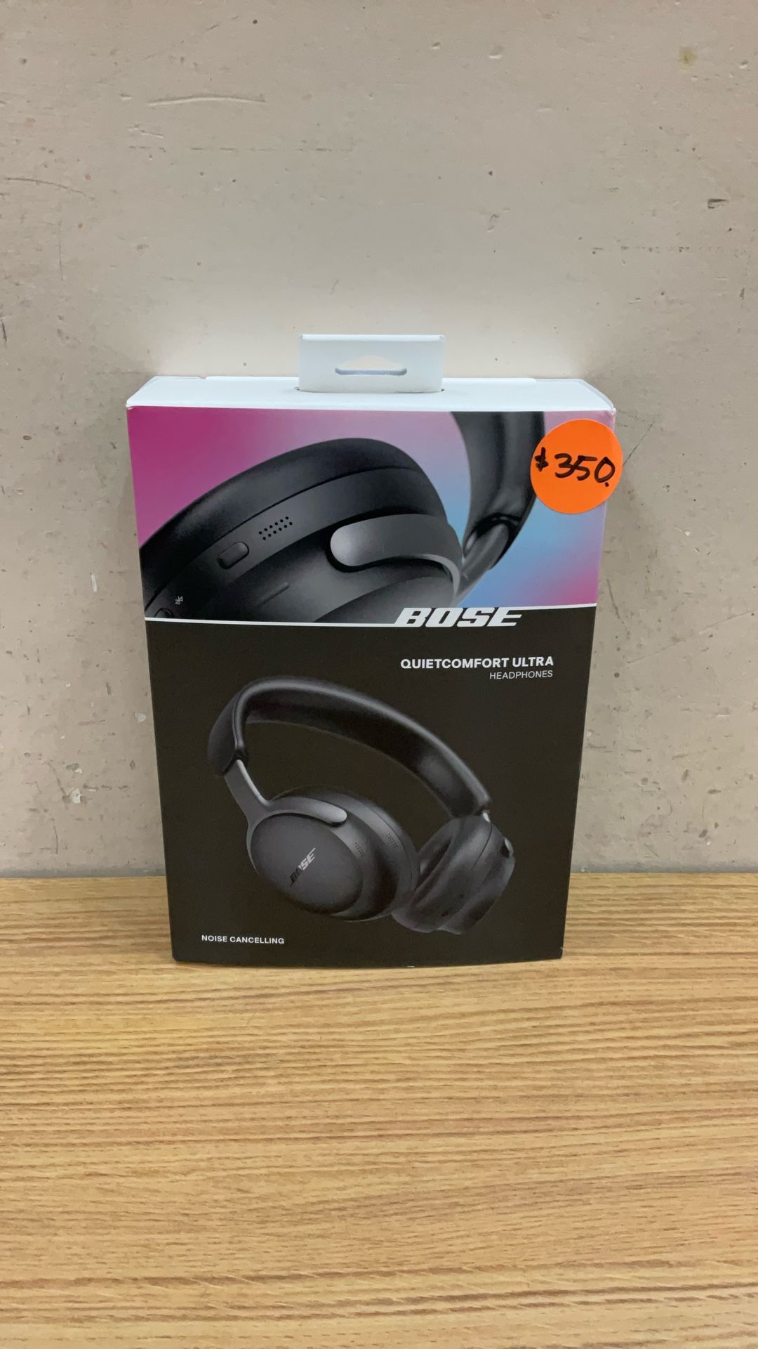 BOSE NOISE CANCELLING QUIETCOMFORT ULTRA HEADPHONES.