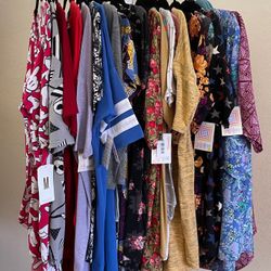 #1 LuLaRoe Tops Various Prints, Colors & Sizes 