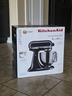 BRAND NEW KITCHEN AID TILT-HEAD STAND MIXER